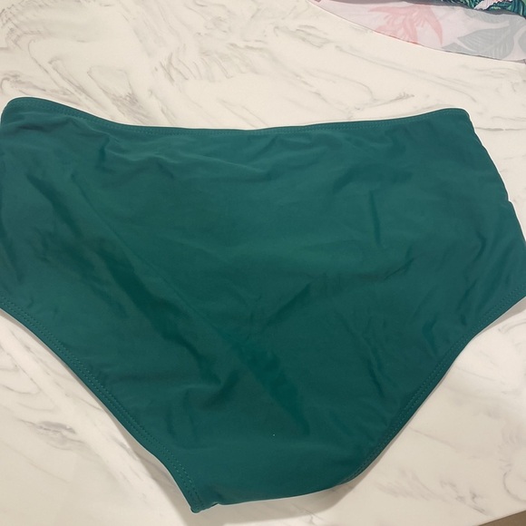 NWOT BIKINI SIZE XL bottom and size L top - Picture 6 of 6